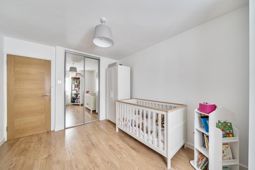 2 Bedroom Apartment for Sale in Sanderstead, CR2 0NL