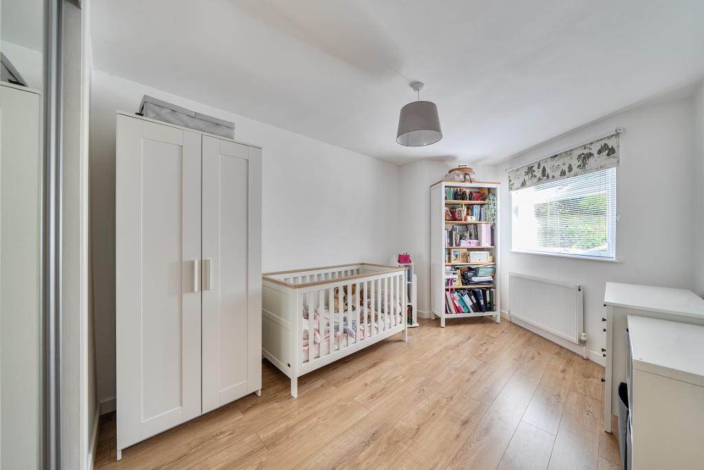 2 Bedroom Apartment for Sale in Sanderstead, CR2 0NL