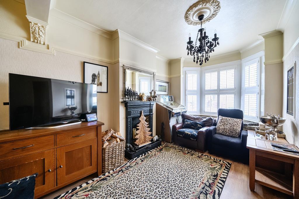 2 Bedroom Terraced for Sale in Purley, CR8 2PB