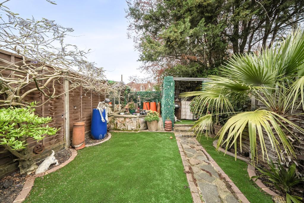 2 Bedroom Terraced for Sale in Purley, CR8 2PB