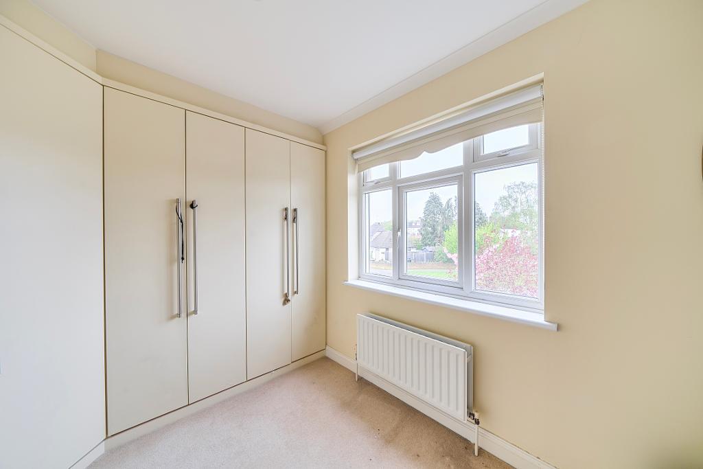 5 Bedroom Detached for Sale in Sanderstead, CR2 9AG