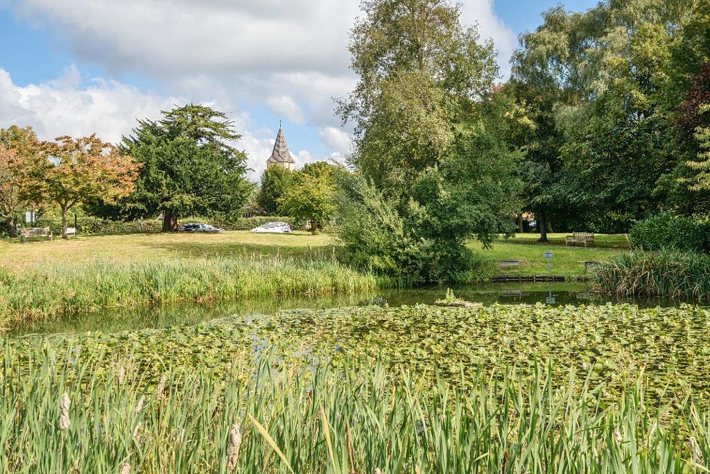 5 Bedroom Detached for Sale in Sanderstead, CR2 9AG