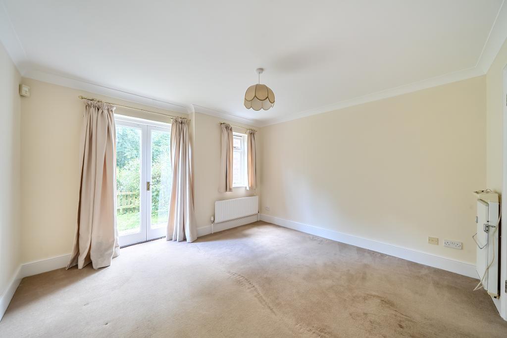 2 Bedroom Flat for Sale in South Croydon, CR2 8RE