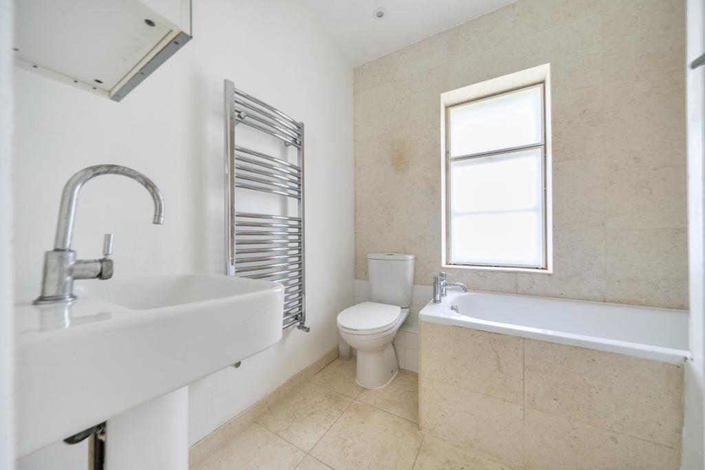 3 Bedroom Semi-Detached for Sale in Purley, CR8 1EF