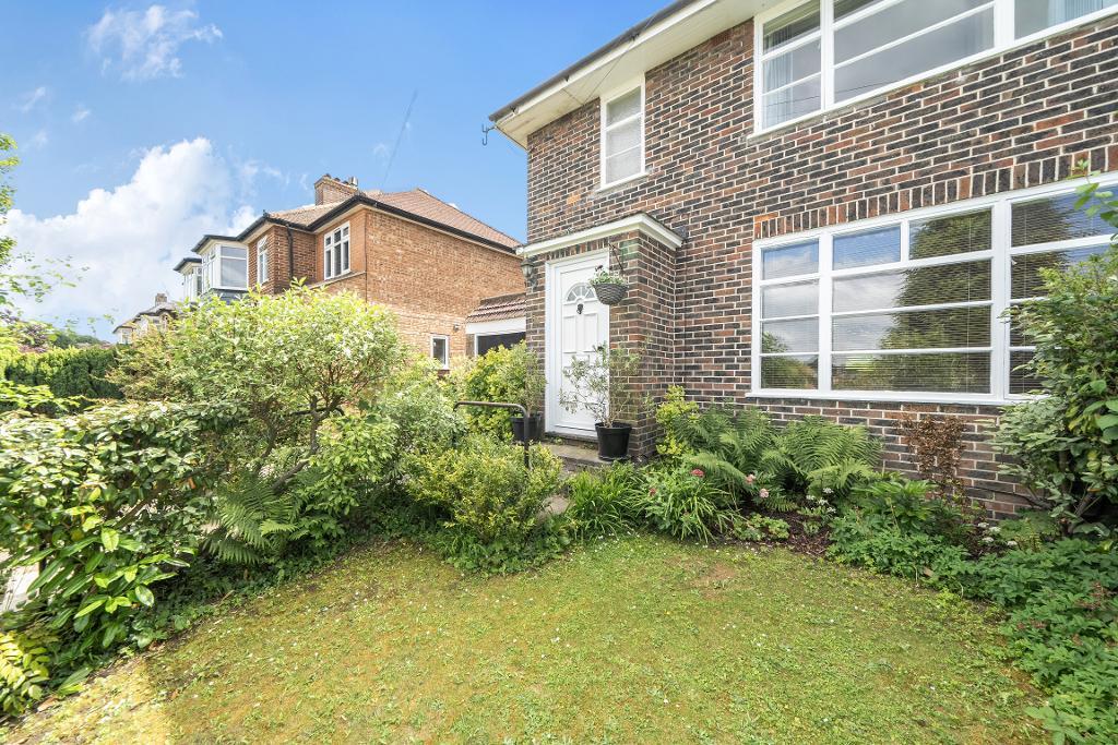 3 Bedroom Semi-Detached for Sale in Purley, CR8 1EF