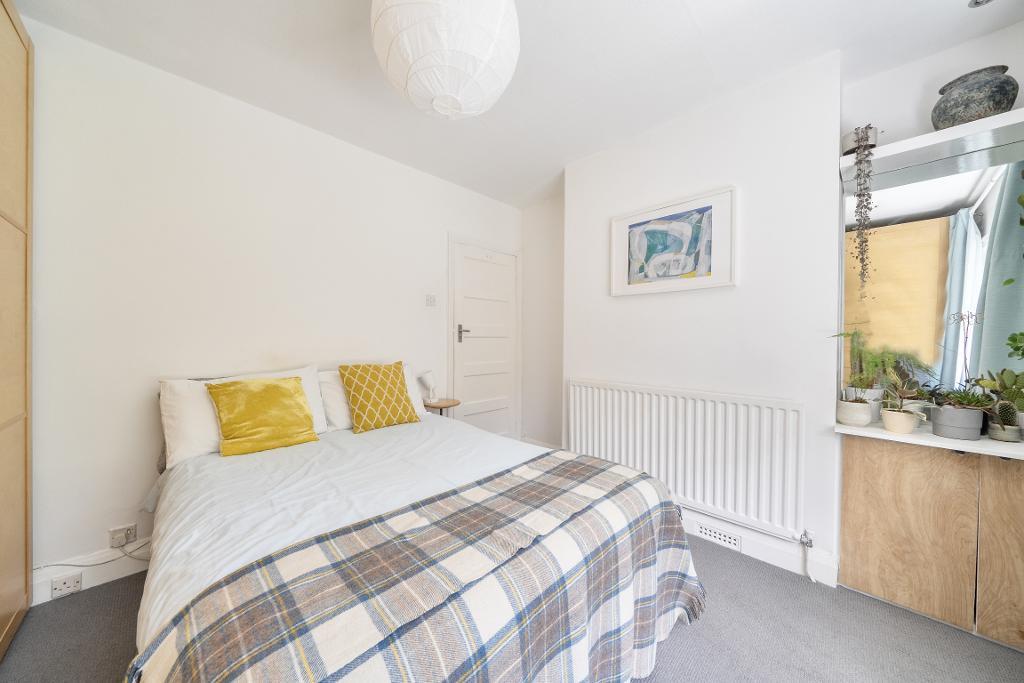 3 Bedroom Semi-Detached for Sale in Purley, CR8 1EF