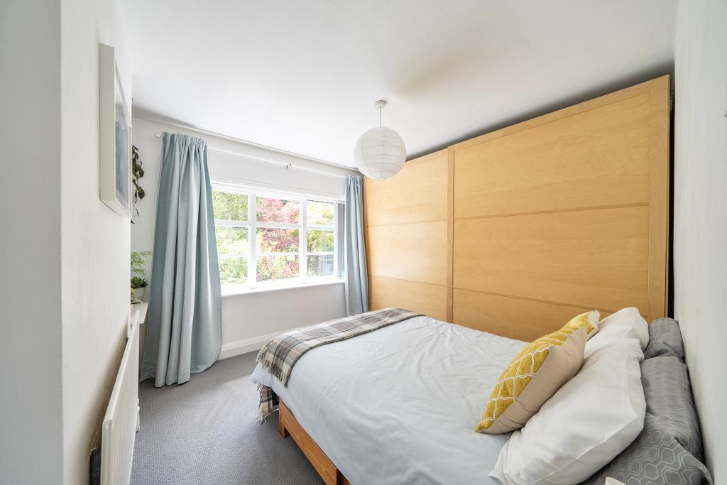 3 Bedroom Semi-Detached for Sale in Purley, CR8 1EF