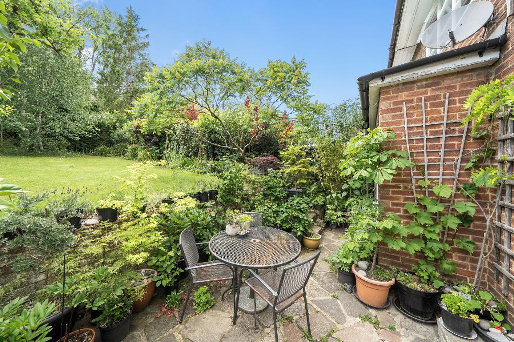 3 Bedroom Semi-Detached for Sale in Purley, CR8 1EF