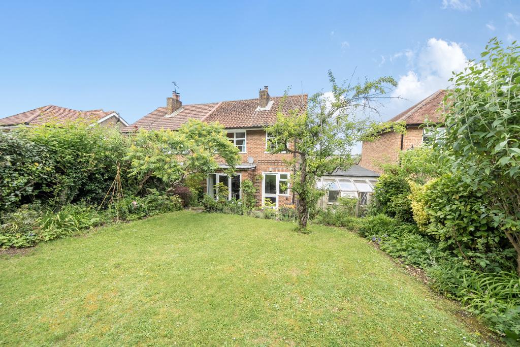 3 Bedroom Semi-Detached for Sale in Purley, CR8 1EF
