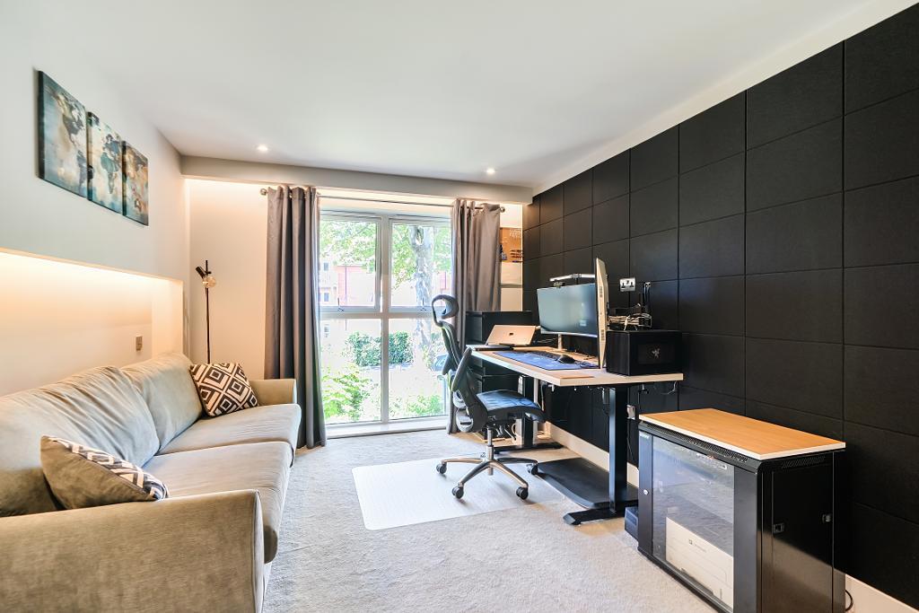 3 Bedroom Apartment for Sale in Croydon, CR2 0SA