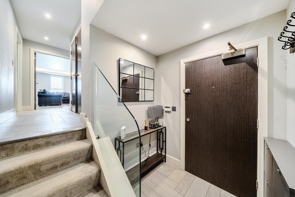 3 Bedroom Apartment for Sale in Croydon, CR2 0SA