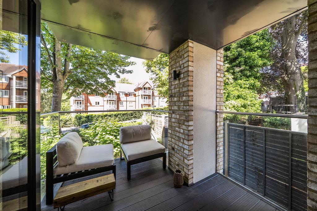 3 Bedroom Apartment for Sale in Croydon, CR2 0SA