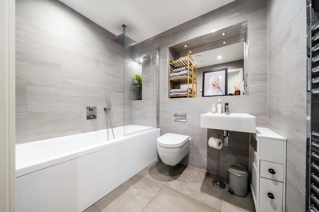 3 Bedroom Apartment for Sale in Croydon, CR2 0SA