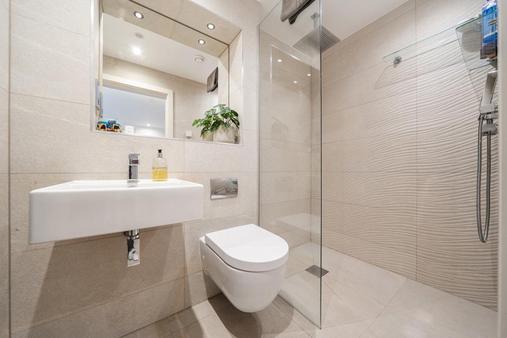 3 Bedroom Apartment for Sale in Croydon, CR2 0SA