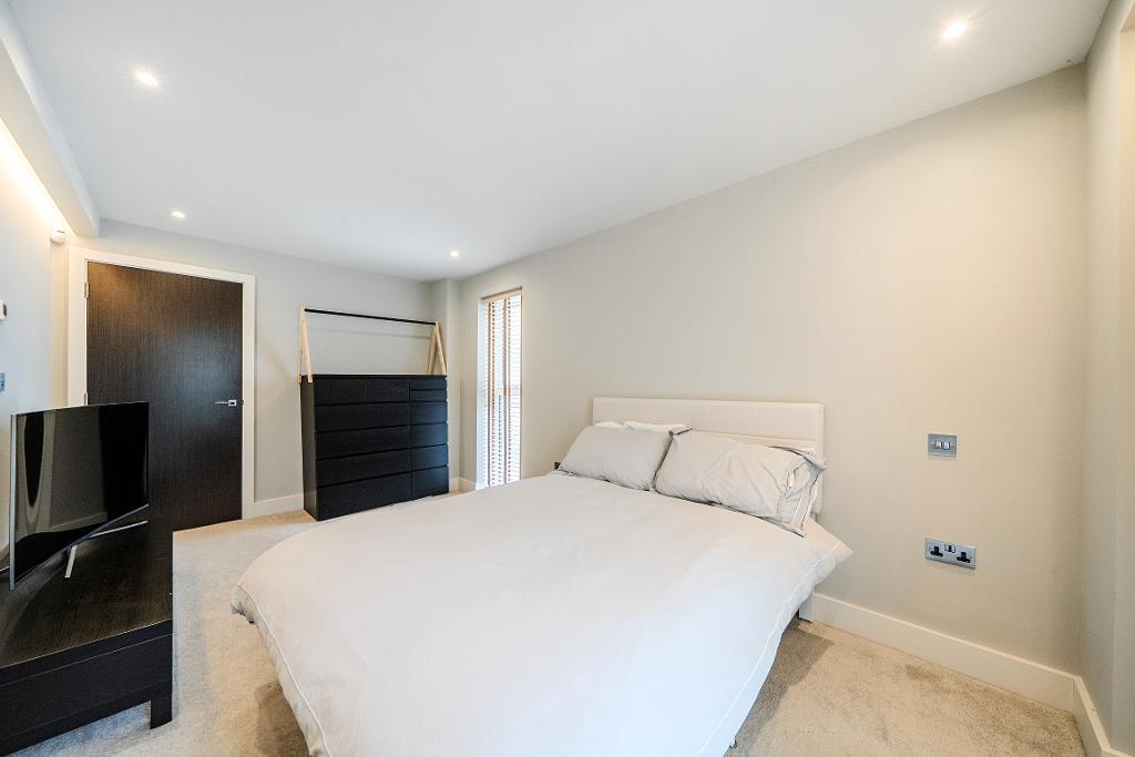 3 Bedroom Apartment for Sale in Croydon, CR2 0SA
