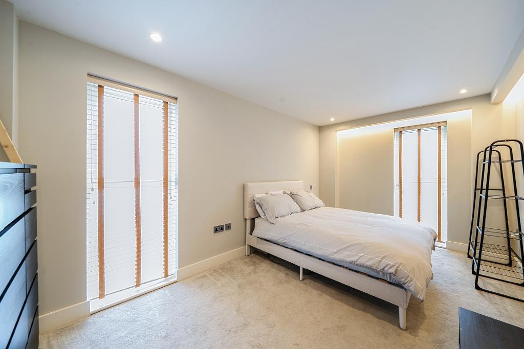 3 Bedroom Apartment for Sale in Croydon, CR2 0SA