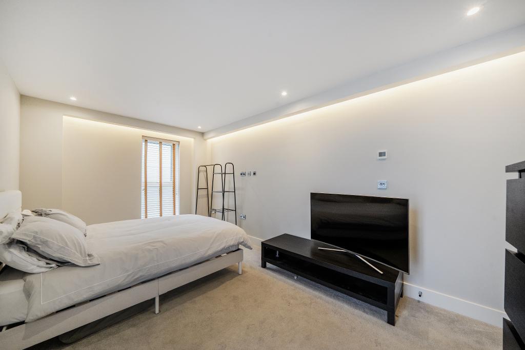 3 Bedroom Apartment for Sale in Croydon, CR2 0SA