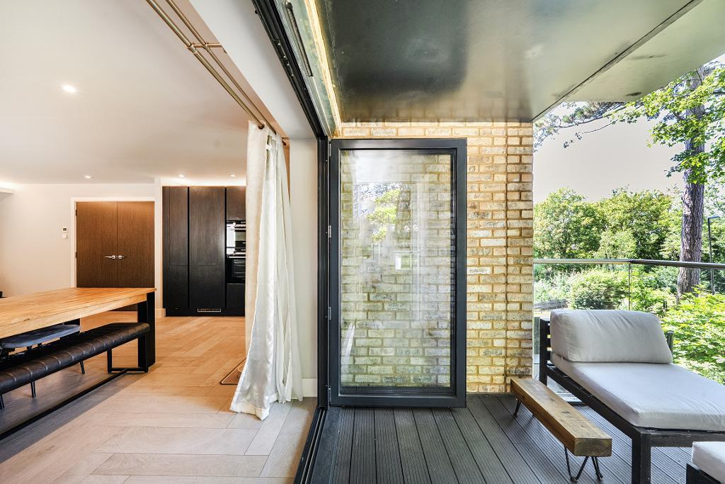 3 Bedroom Apartment for Sale in Croydon, CR2 0SA
