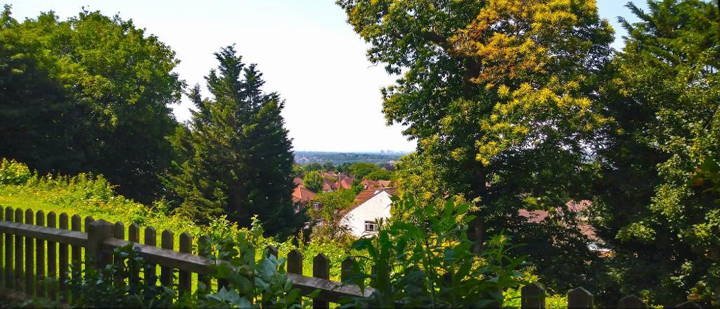 2 Bedroom Flat for Sale in South Croydon, CR2 8RE