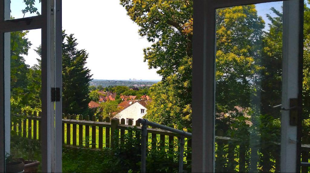 2 Bedroom Flat for Sale in South Croydon, CR2 8RE