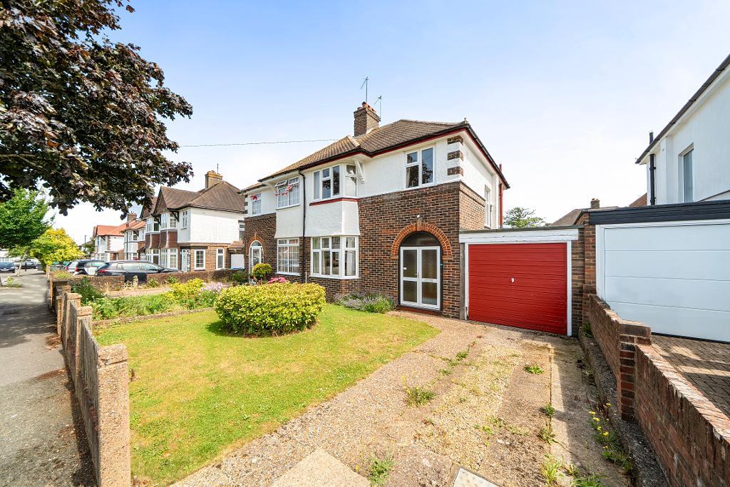 3 Bedroom Semi-Detached for Sale in South Croydon, CR2 9EH