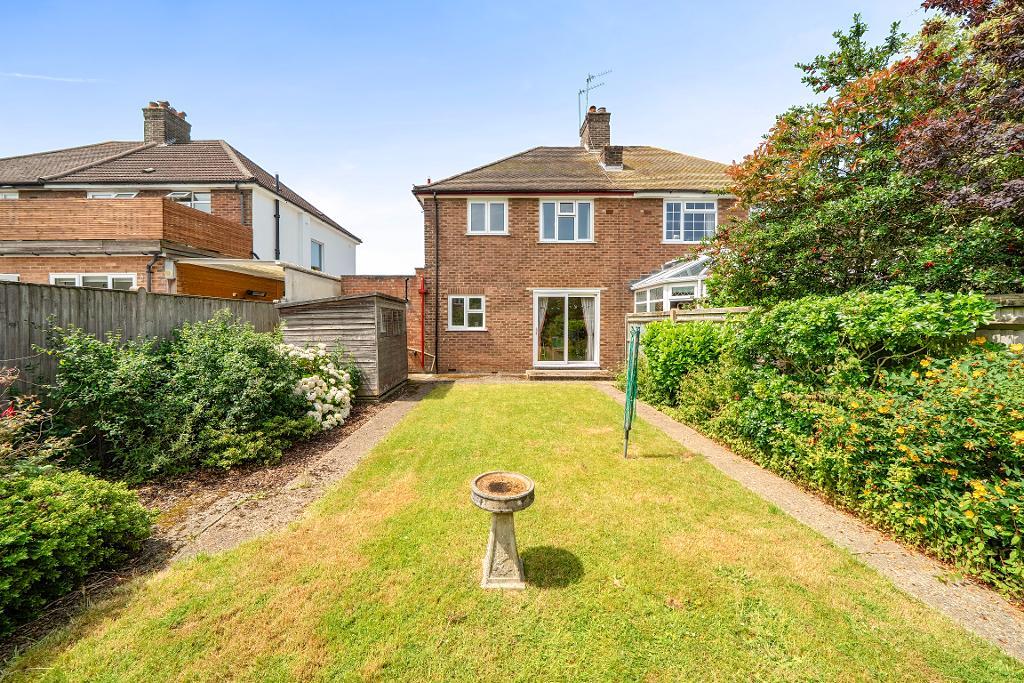 3 Bedroom Semi-Detached for Sale in South Croydon, CR2 9EH
