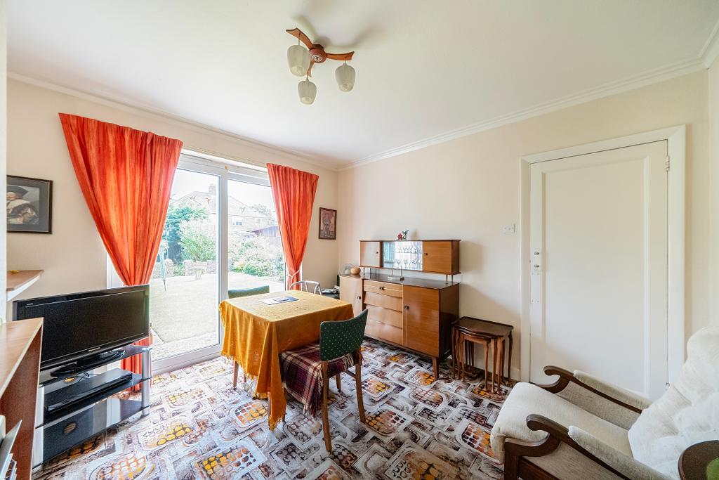 3 Bedroom Semi-Detached for Sale in South Croydon, CR2 9EH