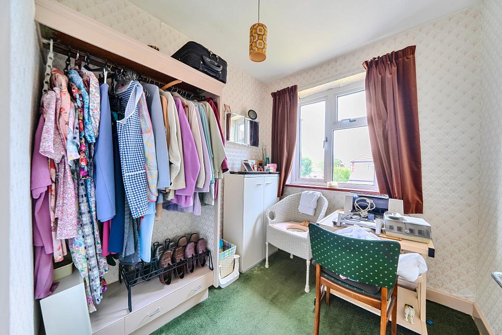 3 Bedroom Semi-Detached for Sale in South Croydon, CR2 9EH