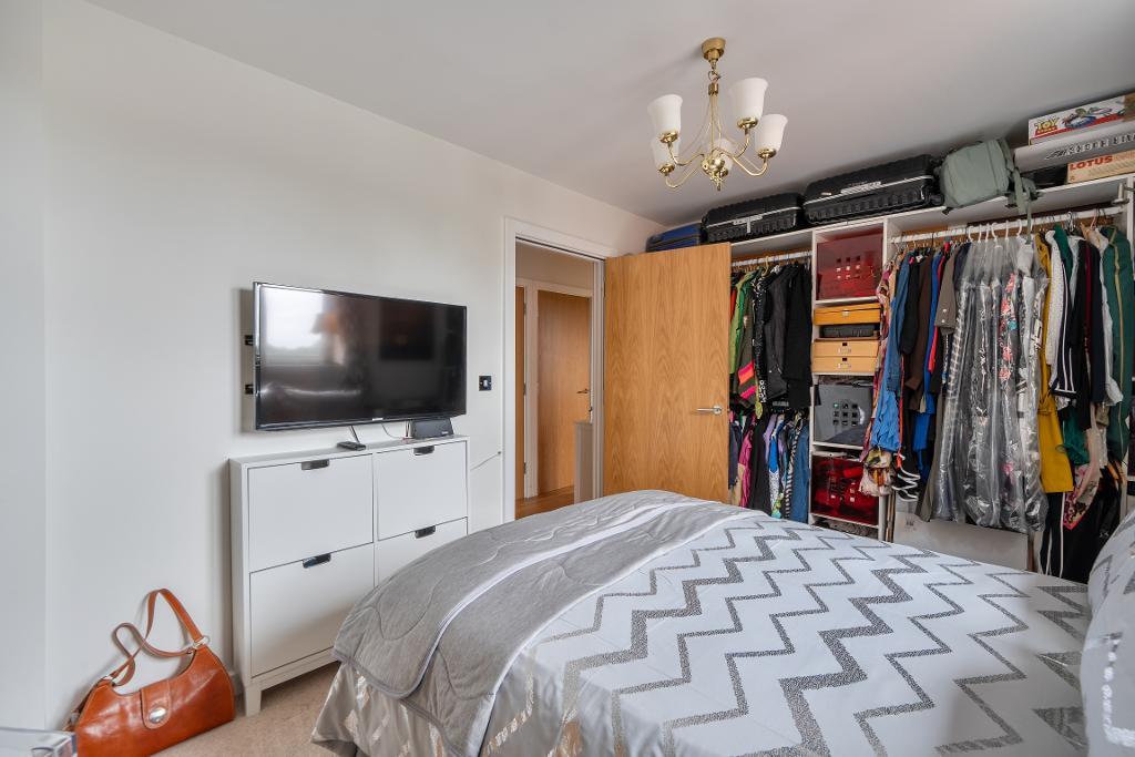 2 Bedroom Apartment for Sale in Sanderstead, CR2 9DT