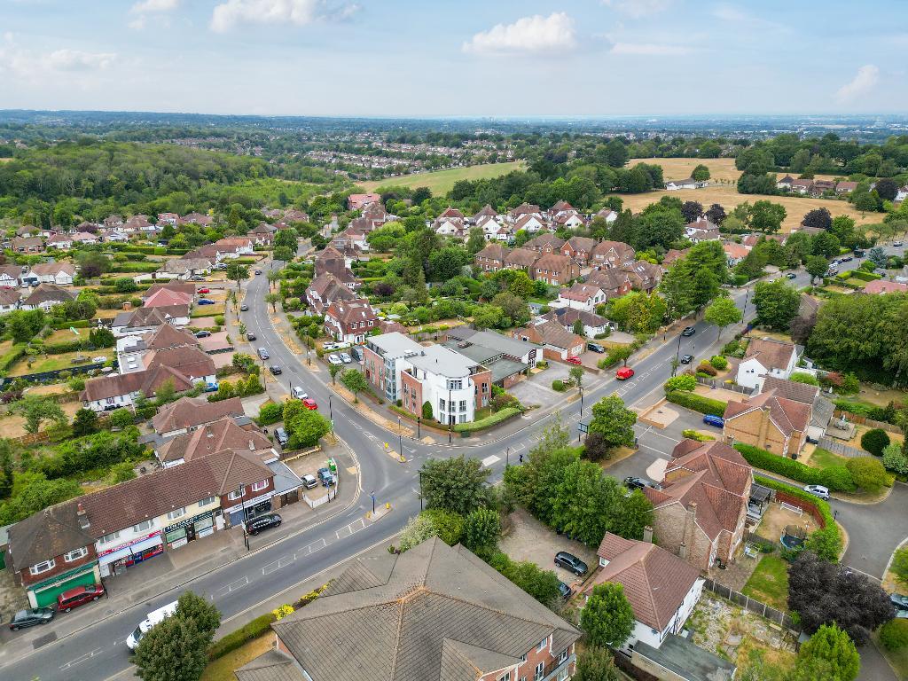 2 Bedroom Apartment for Sale in Sanderstead, CR2 9DT