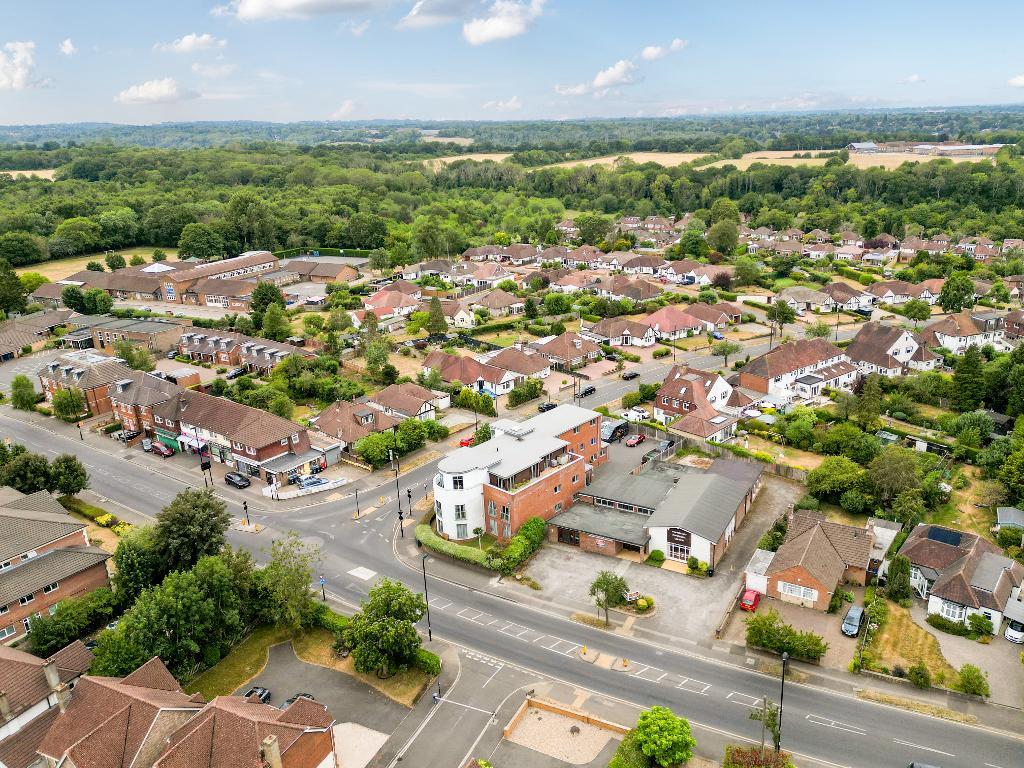 2 Bedroom Apartment for Sale in Sanderstead, CR2 9DT