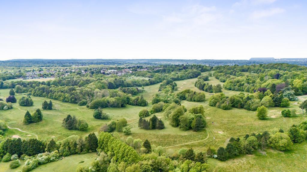 2 Bedroom Apartment for Sale in Sanderstead, CR2 9DT