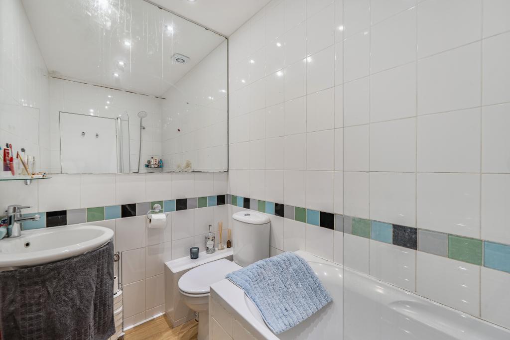 2 Bedroom Apartment for Sale in South Croydon, CR2 9LA