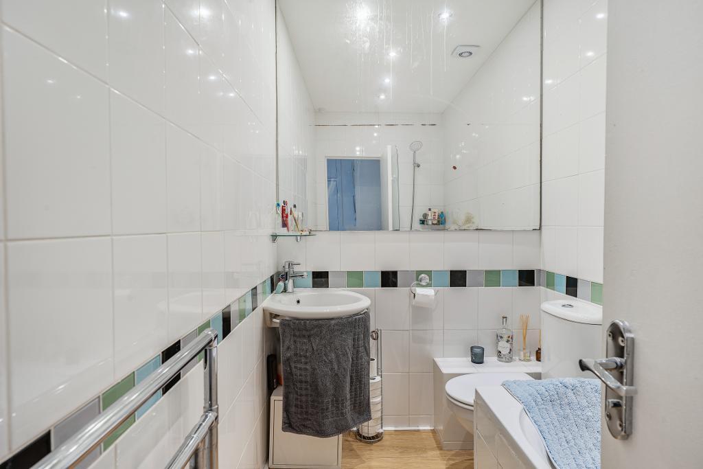 2 Bedroom Apartment for Sale in South Croydon, CR2 9LA