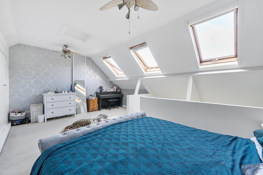 2 Bedroom Apartment for Sale in South Croydon, CR2 9LA