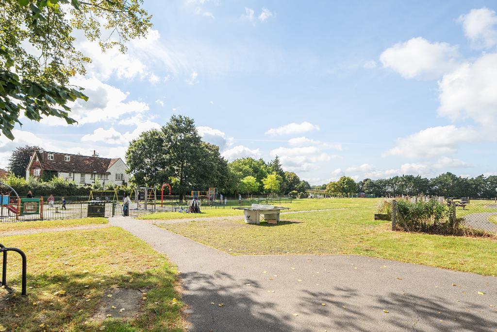 2 Bedroom Apartment for Sale in South Croydon, CR2 9LA