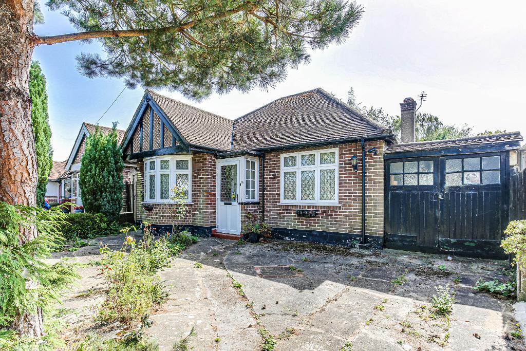 1 Bed Detached Bungalow Property for Sale in Sanderstead, CR2 9BF