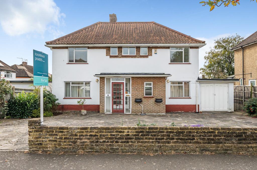 4 Bed Detached Property for Sale in South Croydon, CR2 9LD