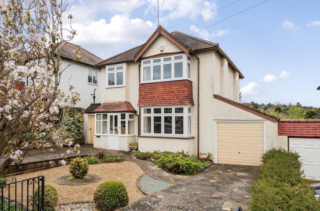 4  Bed Detached Property to Rent in South Croydon, CR2 0RA