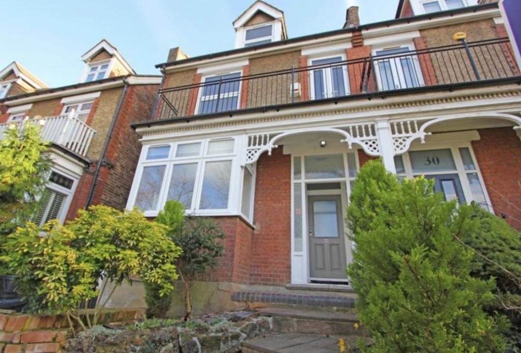 32 Mayfield Road, South Croydon, Surrey, CR2 0BE