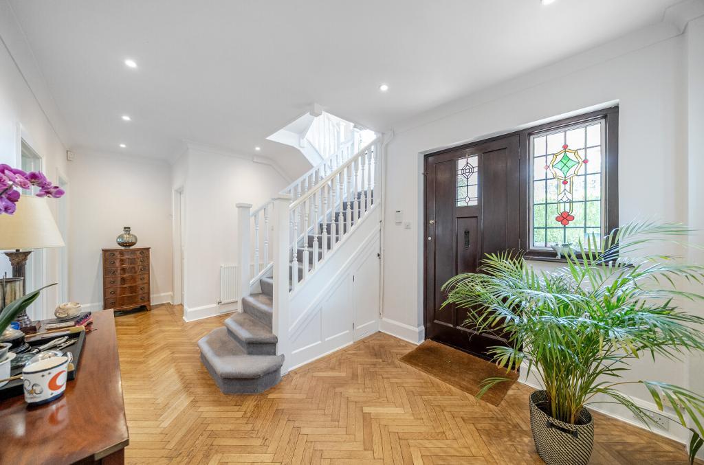 Glebe Hyrst, Sanderstead, Surrey, CR2 9JE