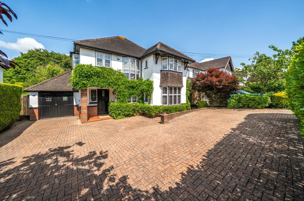 Glebe Hyrst, Sanderstead, Surrey, CR2 9JE