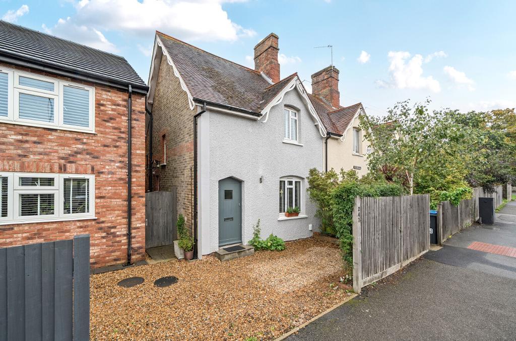 2  Bed End Terraced Property to Rent in South Croydon, CR2 9DE