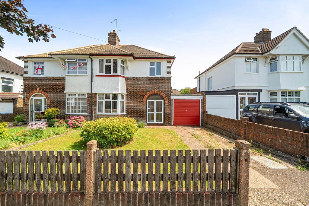 Ellesmere Drive, Sanderstead, South Croydon, CR2 9EH