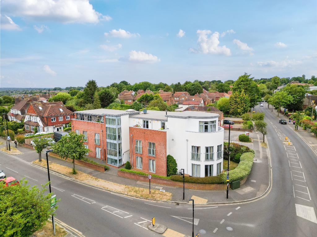 2 Mitchley Hill, Sanderstead, CR2 9DT